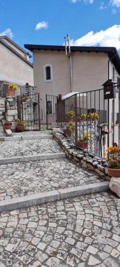 Casa Vacanze Al Castello Villetta Barrea Eksteriør bilde
